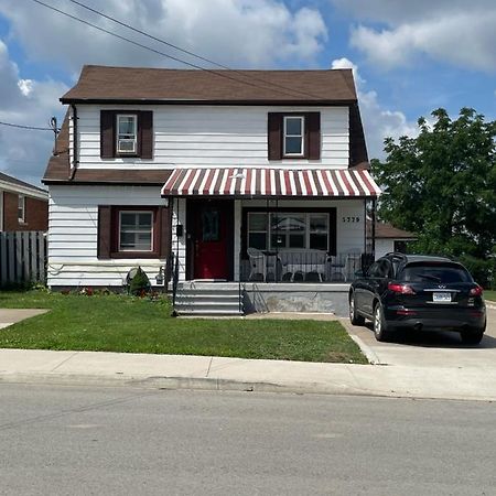 Newly Renovated 2 Bedroom 1 Ba *10 Min Walk To Falls* Niagara Falls Eksteriør billede
