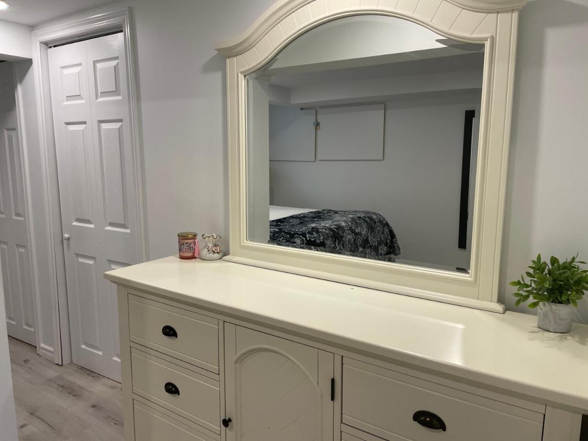 Newly Renovated 2 Bedroom 1 Ba *10 Min Walk To Falls* Niagara Falls Eksteriør billede