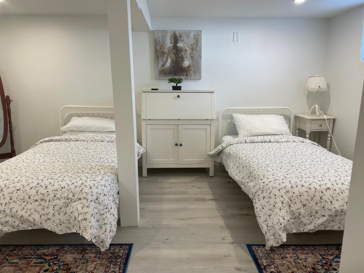 Newly Renovated 2 Bedroom 1 Ba *10 Min Walk To Falls* Niagara Falls Eksteriør billede