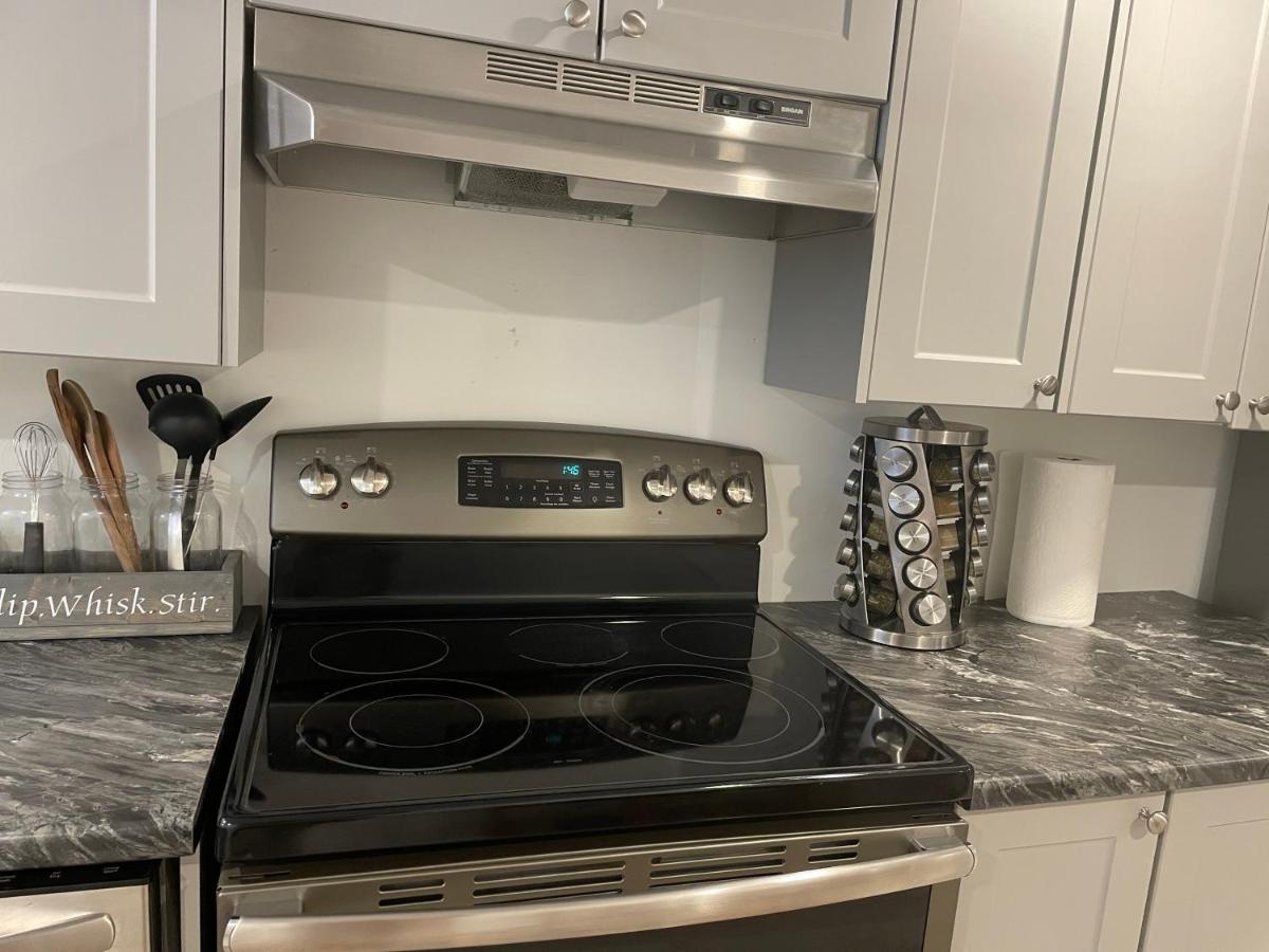 Newly Renovated 2 Bedroom 1 Ba *10 Min Walk To Falls* Niagara Falls Eksteriør billede