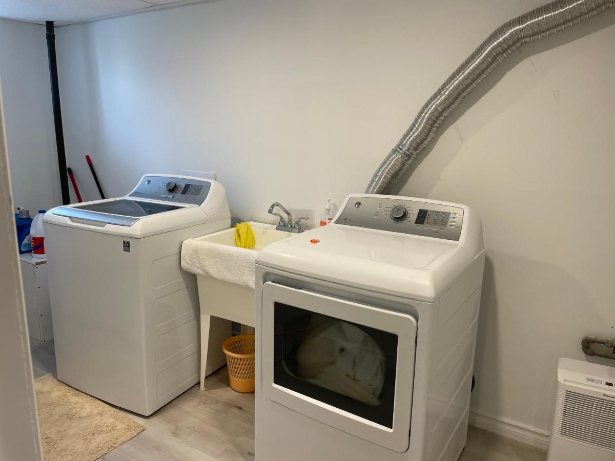 Newly Renovated 2 Bedroom 1 Ba *10 Min Walk To Falls* Niagara Falls Eksteriør billede
